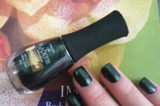 Esmalte verde cor green light de Beauty color