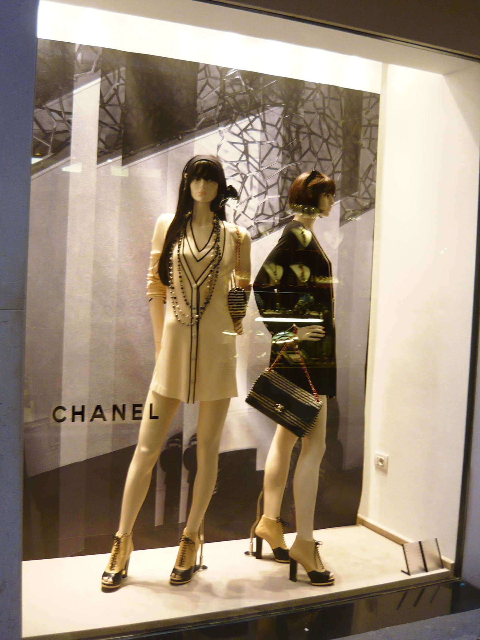 Vitrine de Primavera/Verão 2014 da Chanel em Veneza - Itália