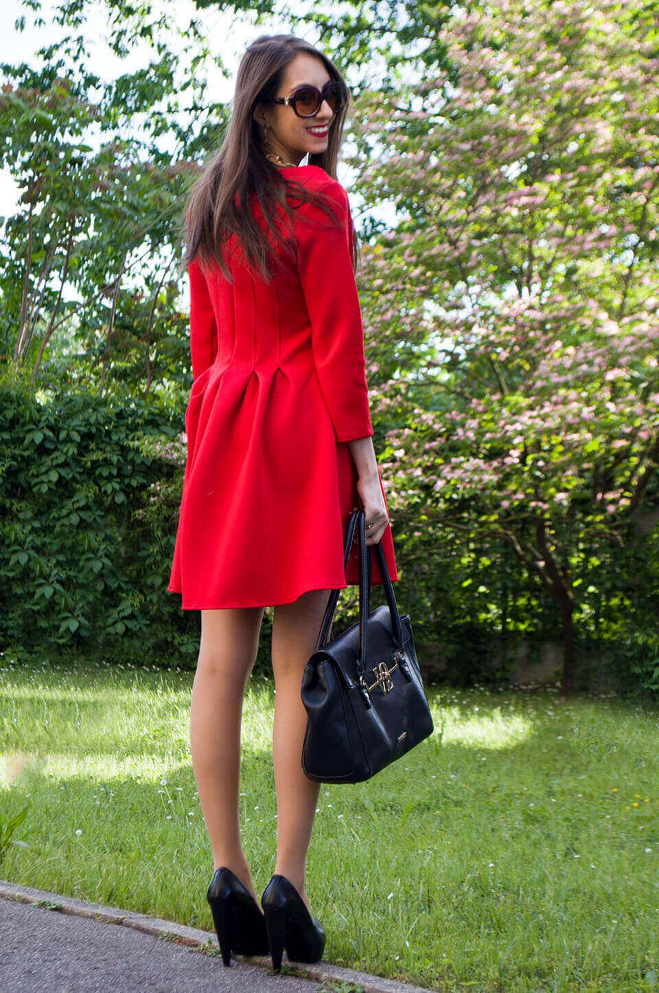 Red dress - Manu Luize outfit