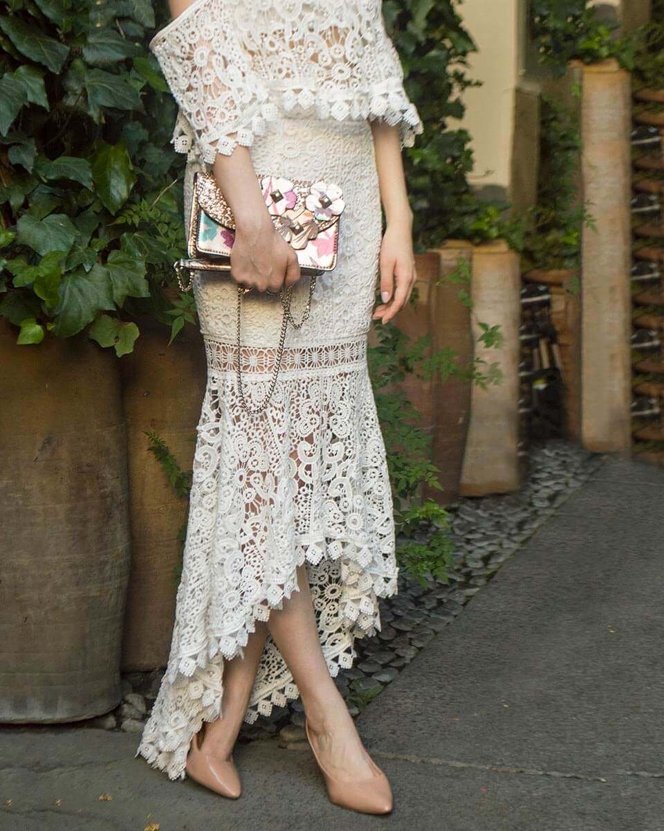 White lace long skirt