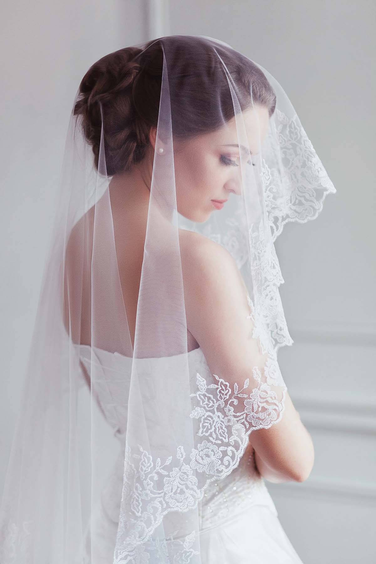Bridal bun with veil