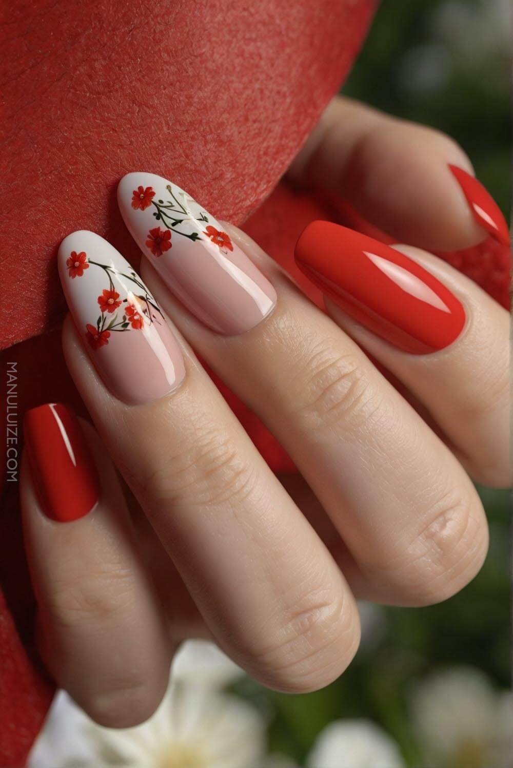 Red summer nails with flowers