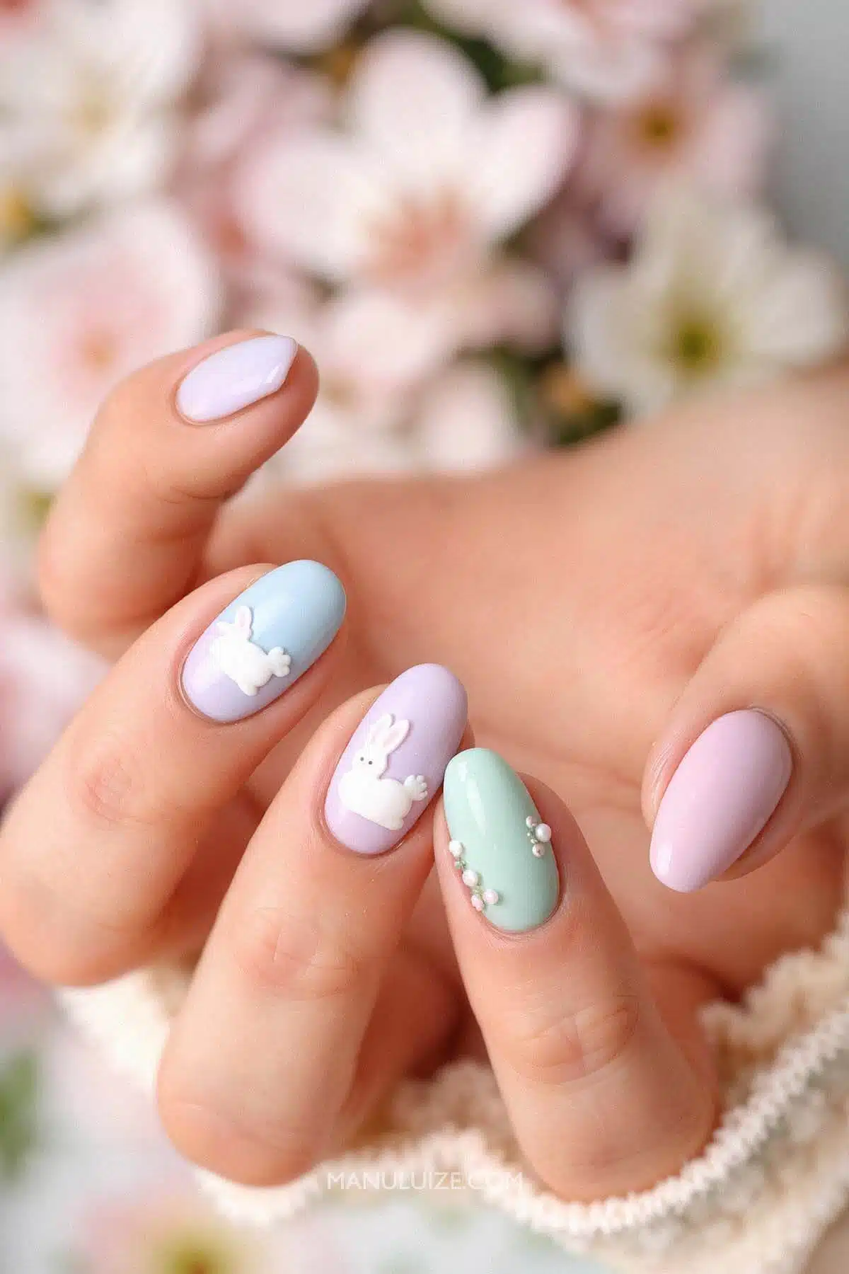 Bunny pastel nail art