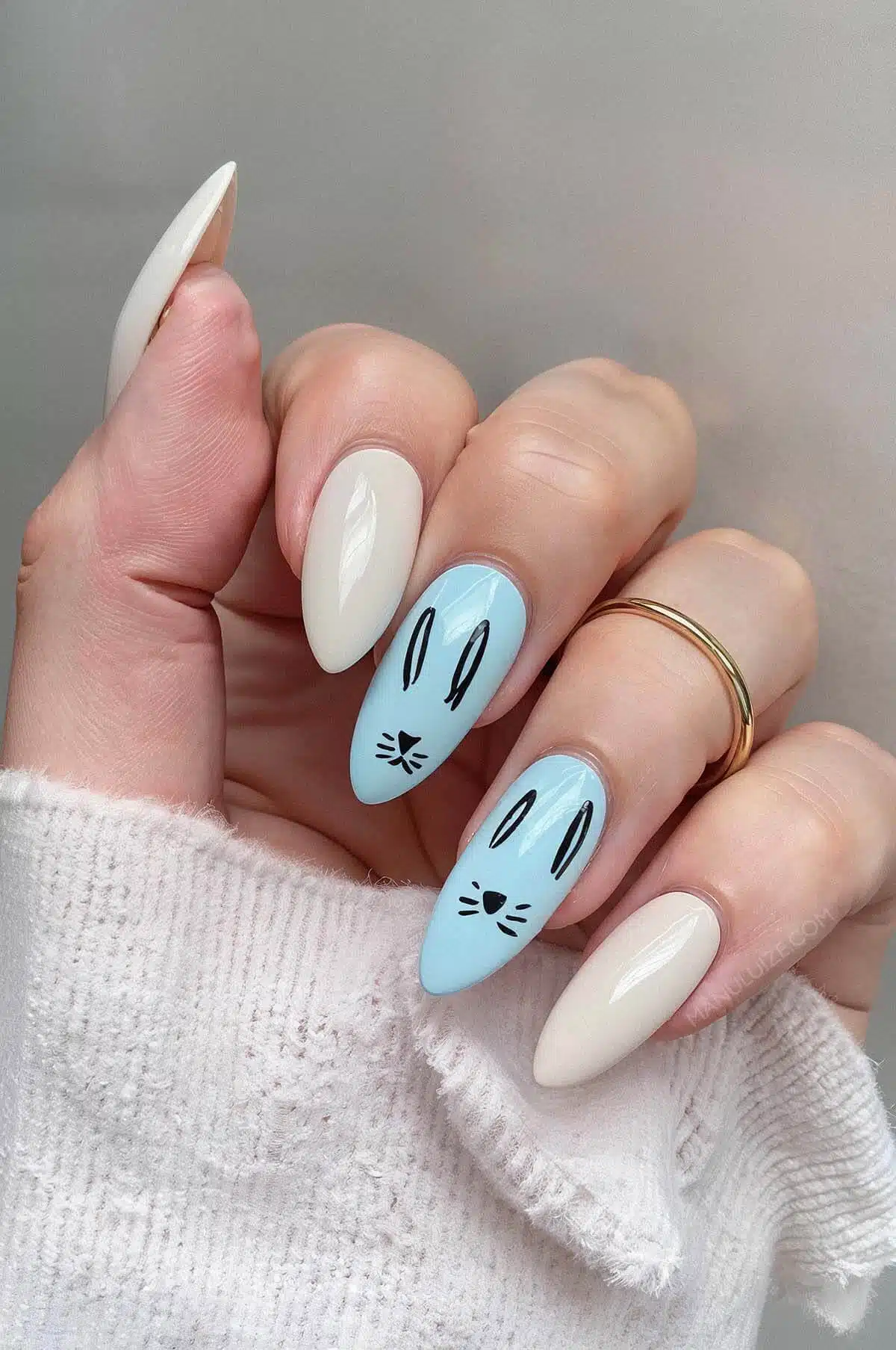 Cute Easter nails with bunny nail art