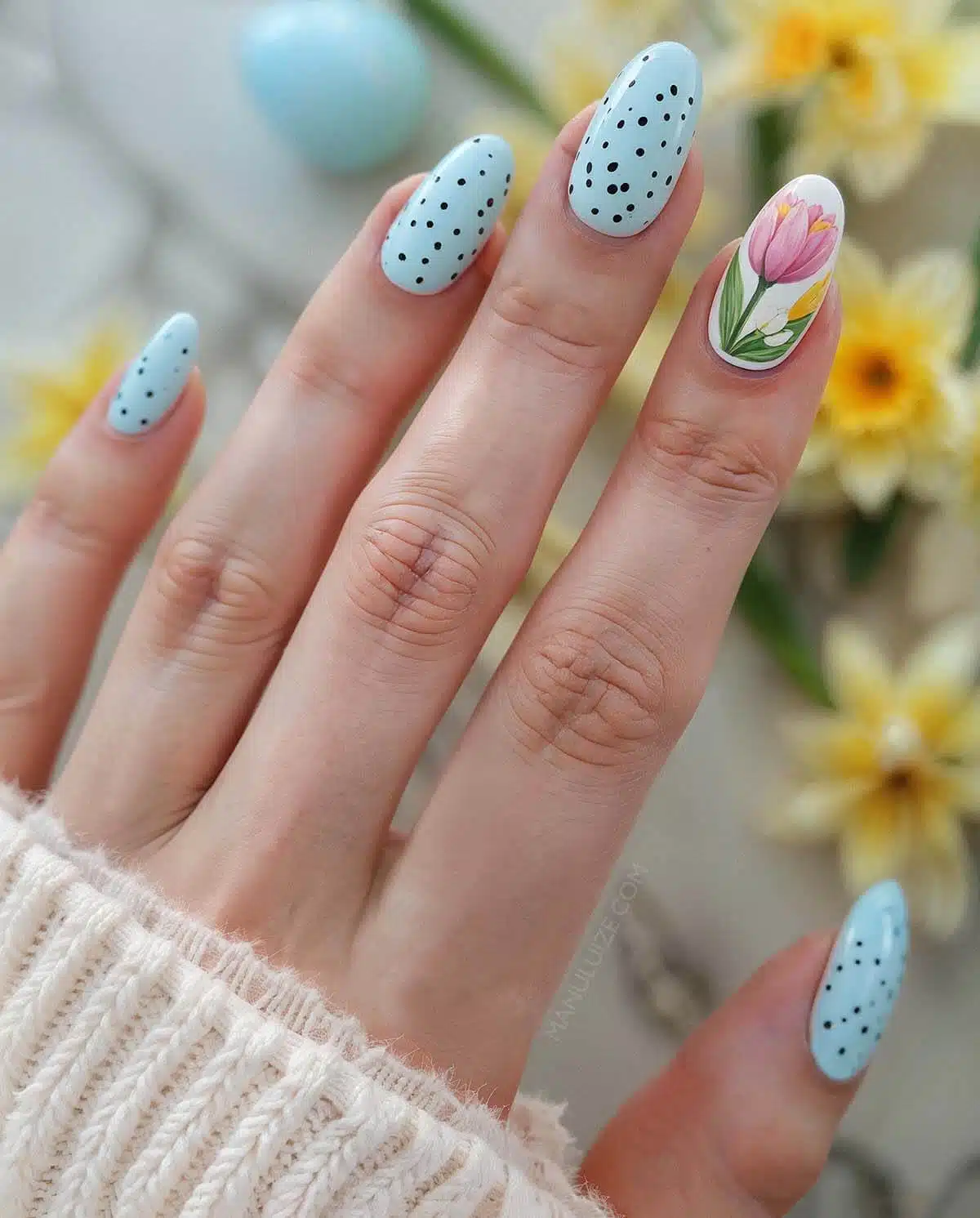 Easter nails with flowers