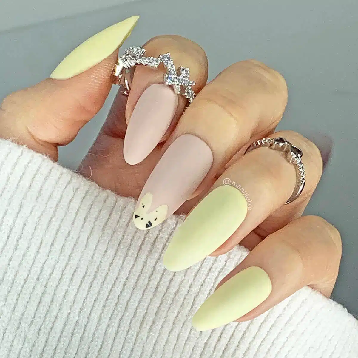 Easy cute bunny nail art