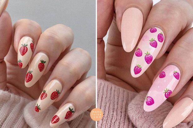 23+ Strawberry nails ideas