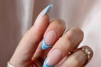 27 Cute baby blue nails