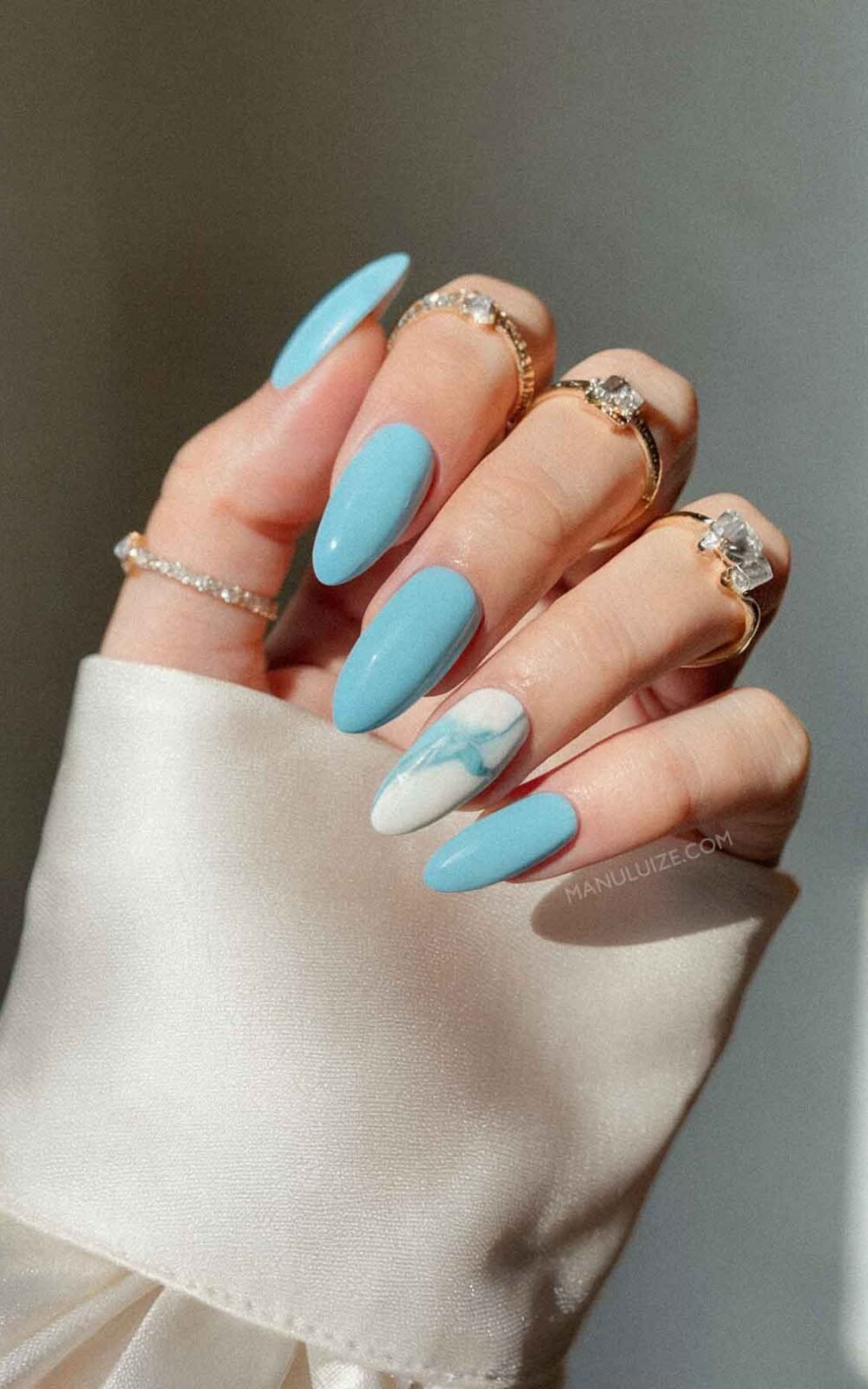 Light blue marble manicure Light blue marble manicure