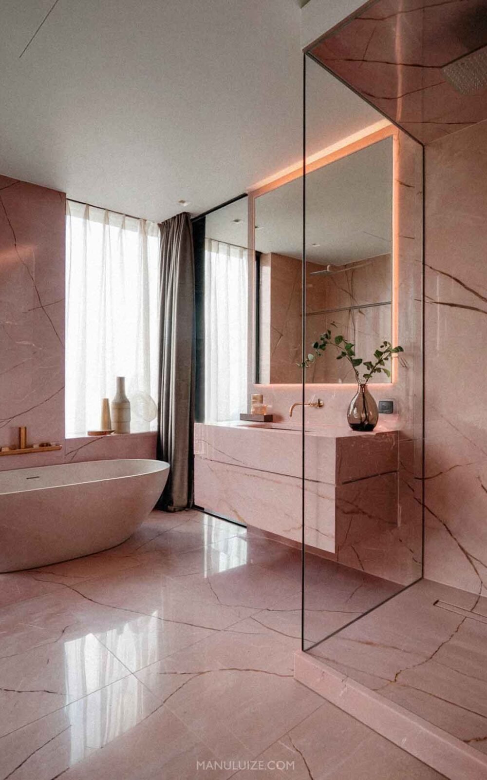 Luxury pink marble bathroom Luxury pink marble bathroom