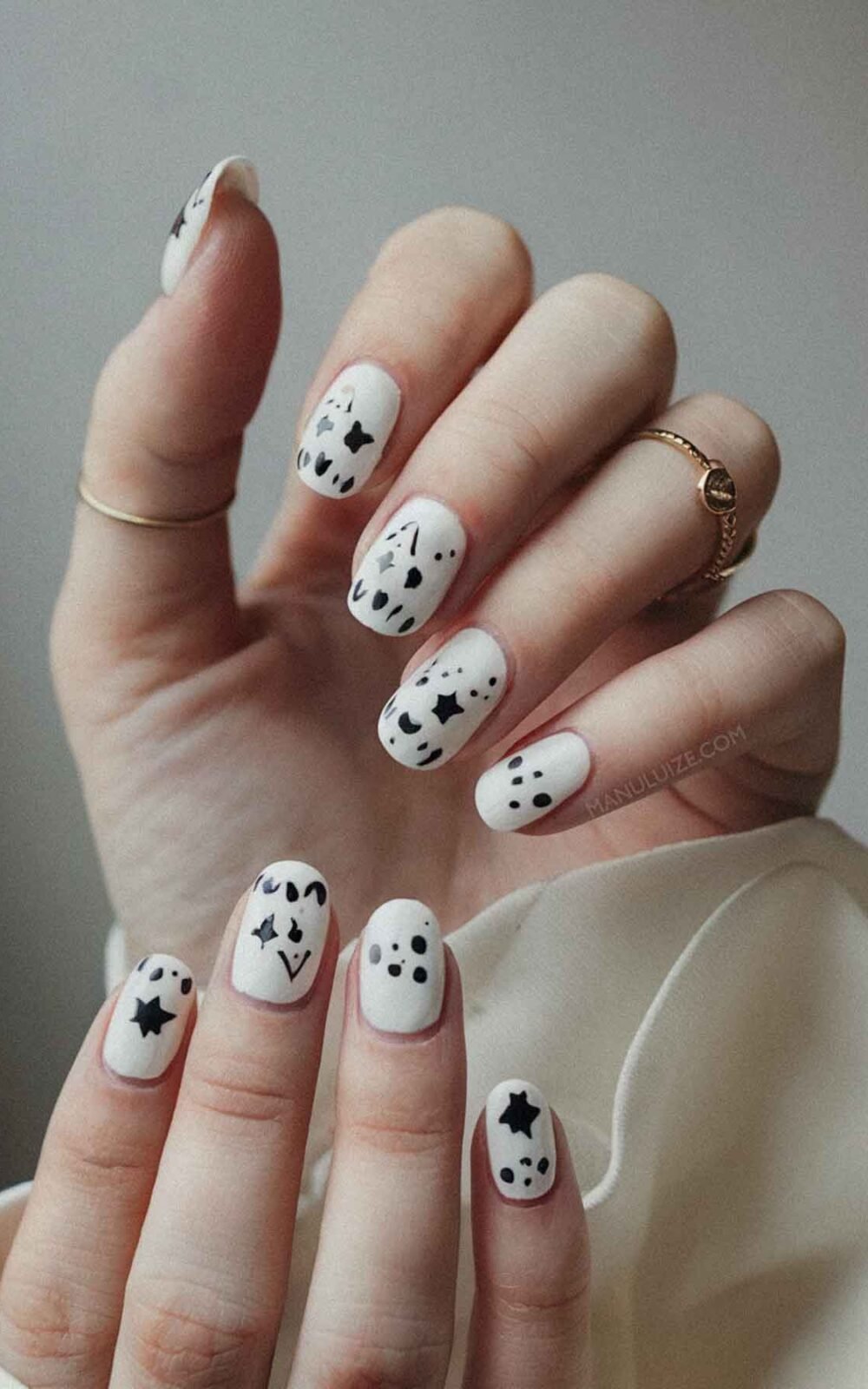 White halloween nails White halloween nails