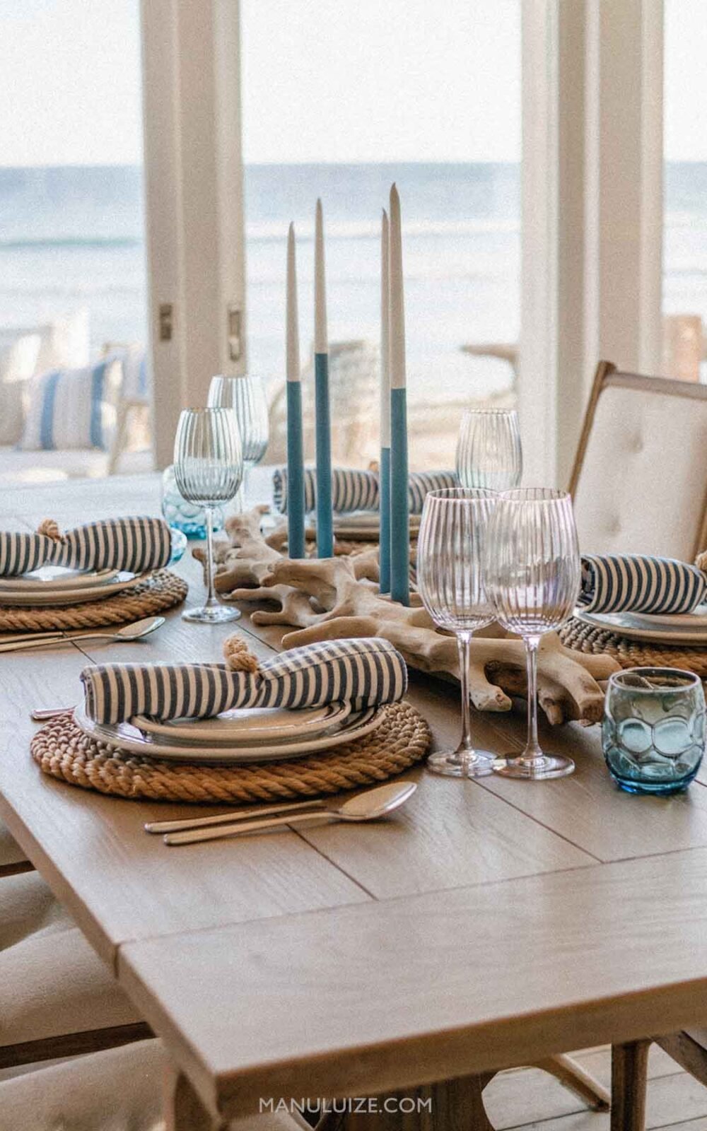 Summer coastal table decor