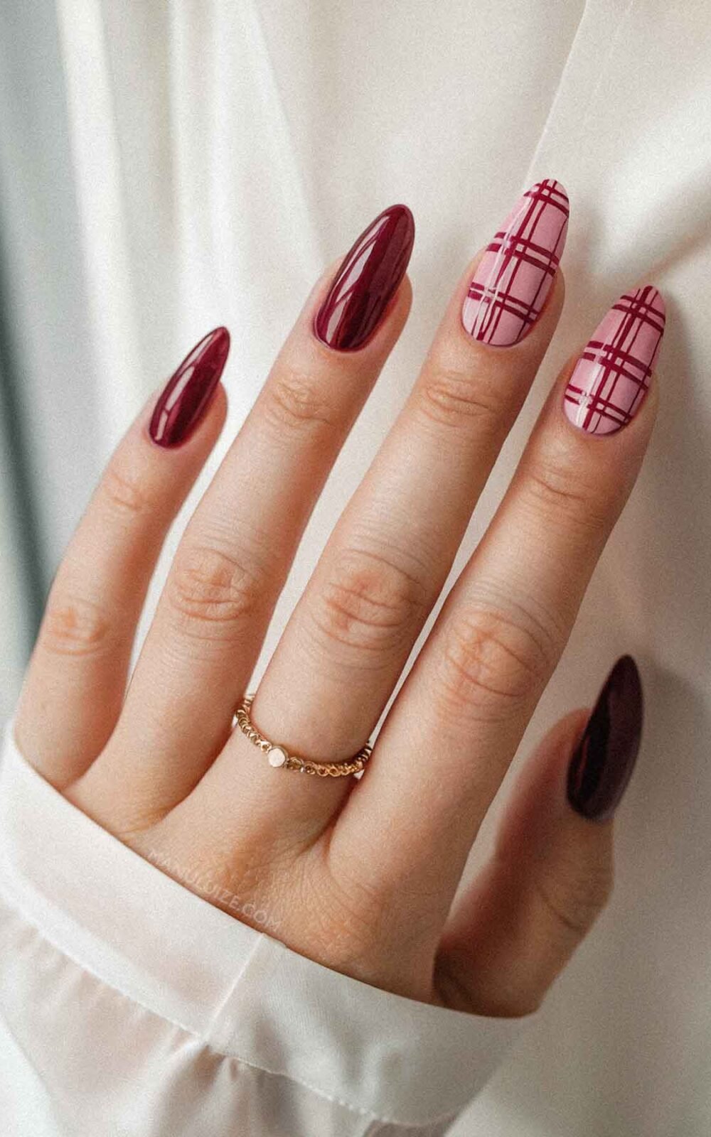 Burgundy plaid manicure Burgundy plaid manicure