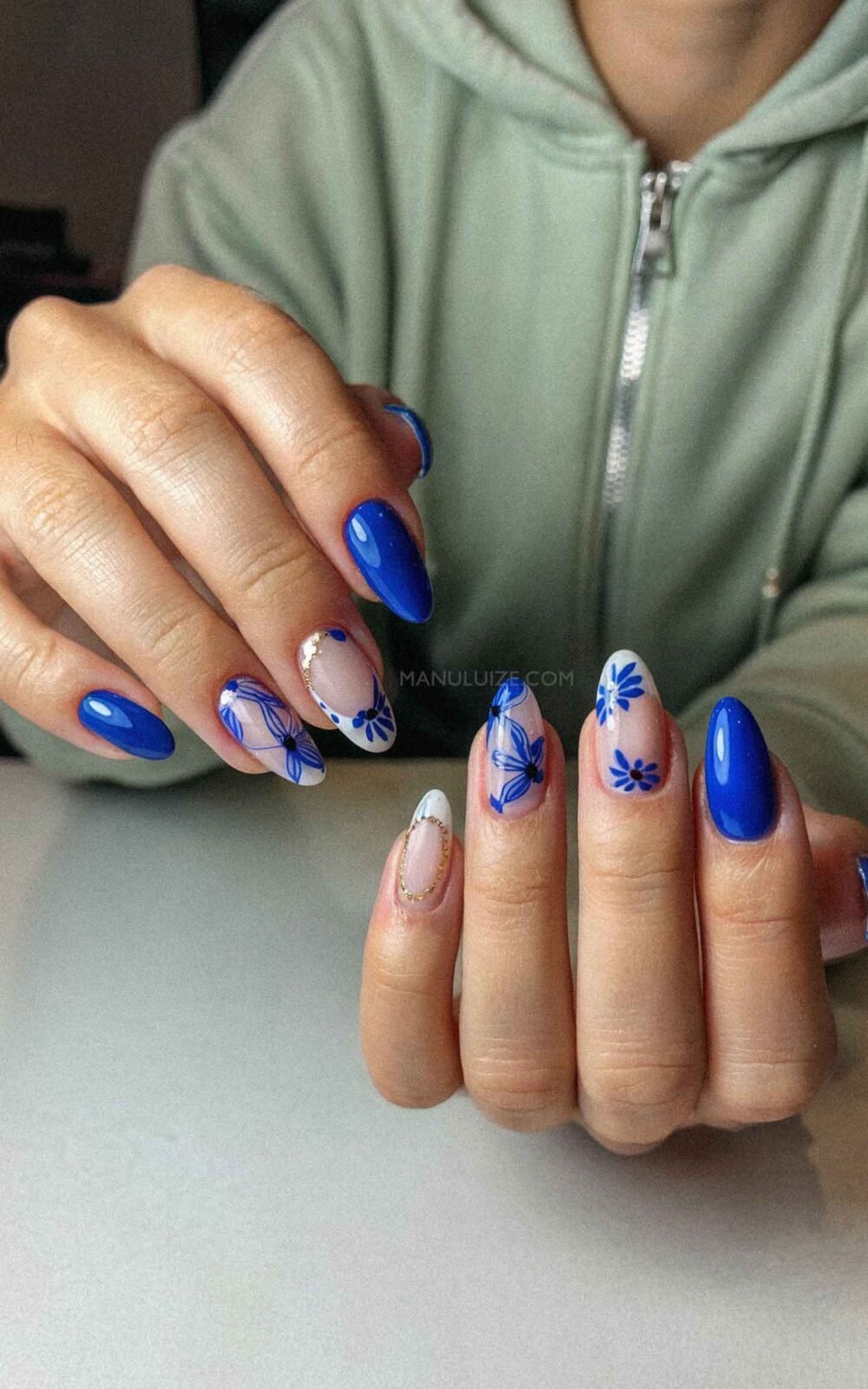 Royal blue fall nail design Royal blue fall nail design