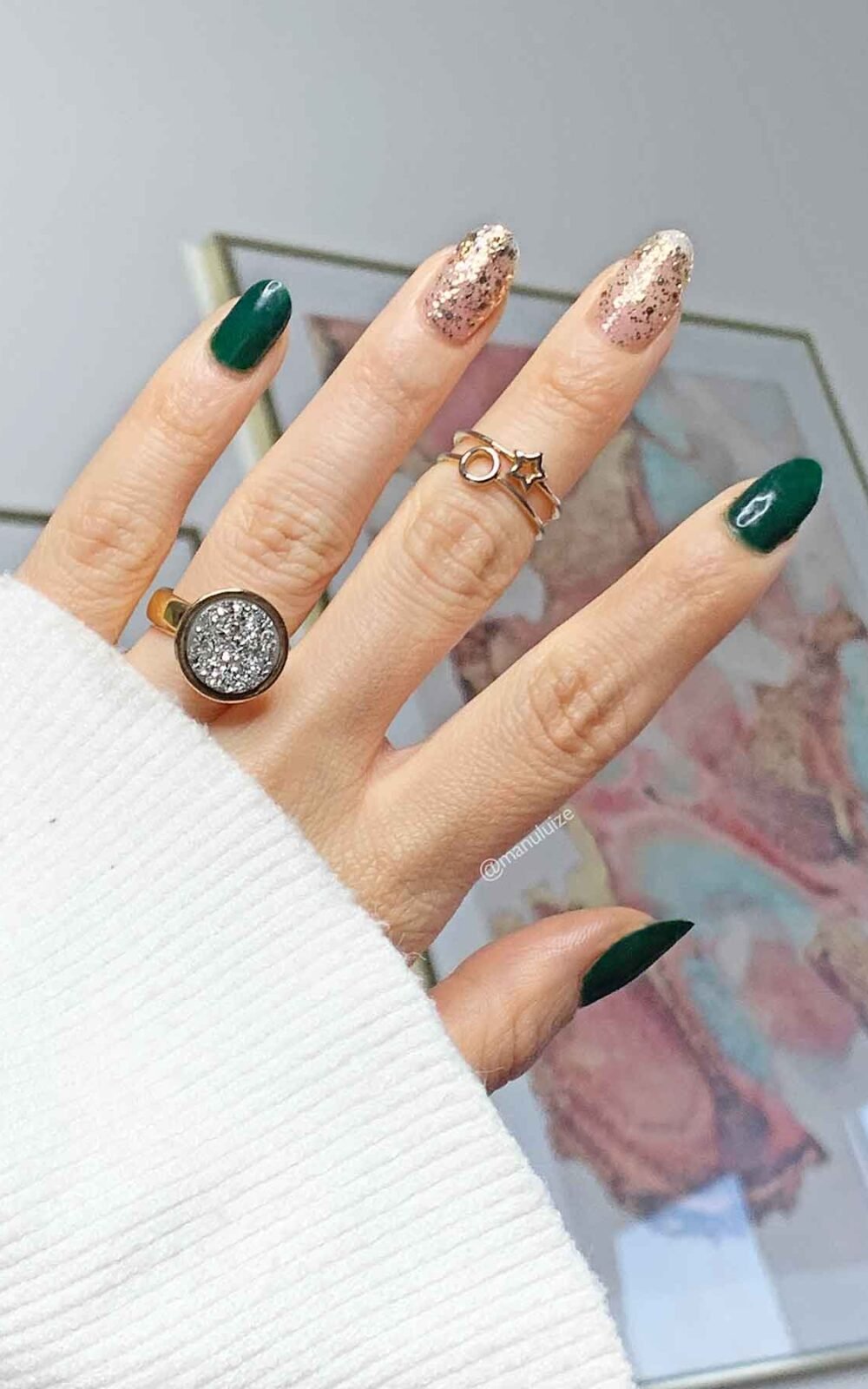 Dark green and rose gold manicure Dark green and rose gold manicure
