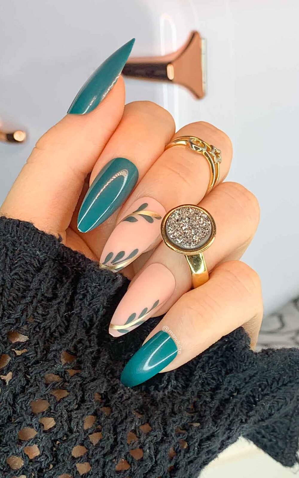 Nude and green nail art Nude and green nail art